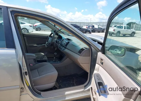 2005 Toyota Camry Le из США, поврежденный, VIN 4T1BE30K05U988275